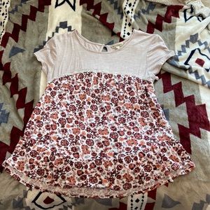 love on a hanger Red/orange/burgundy flower and striped pattern blouse, size M